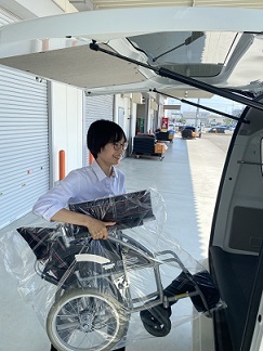 430673860